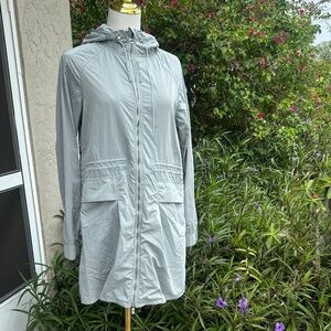 Lululemon Athletica Gray Wind Resistant Design